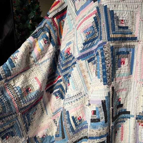 Early 1900s Calico Patchwork Log Cabin Quilt - Picture 2 of 8